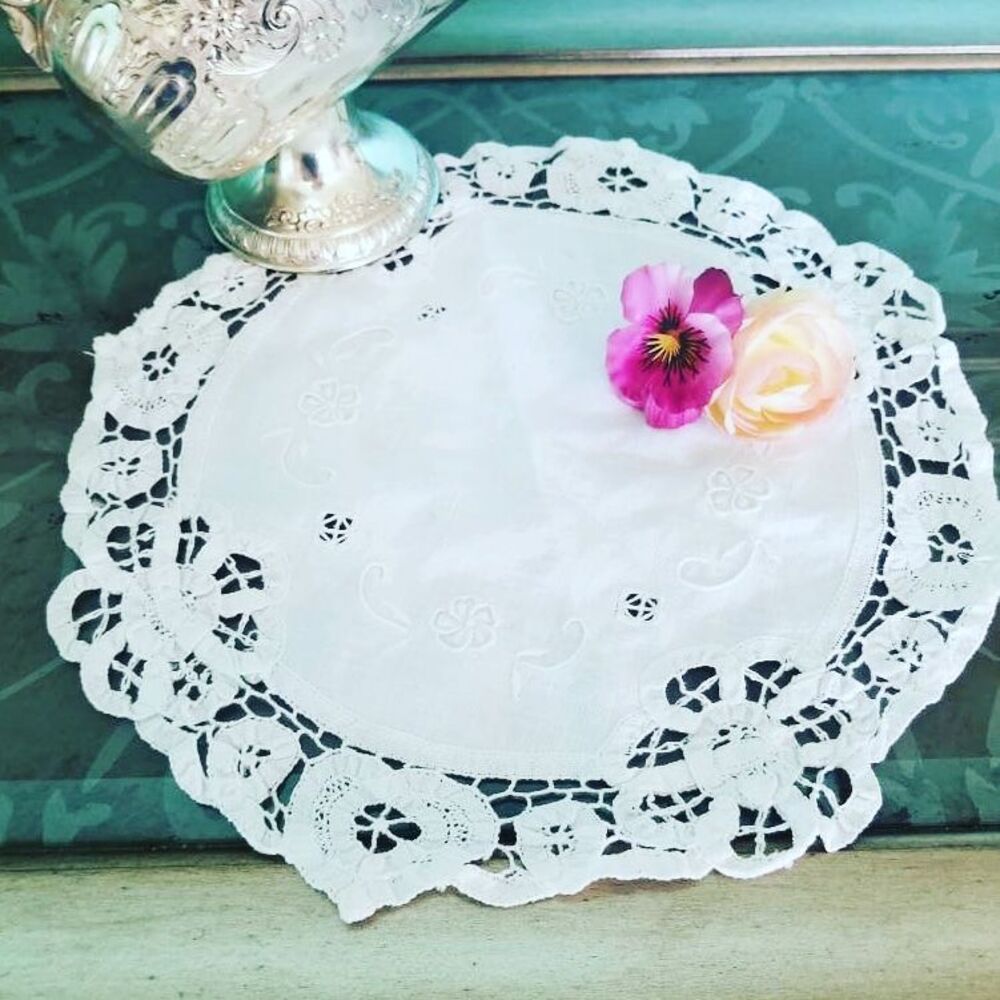 Vintage Richelieu Embroidery Doily
